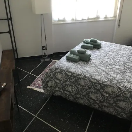 Mondrian's House * ג'נובה